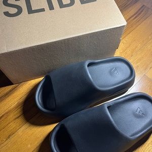 NEW Adidas Yeezy Slides Onyx Men’s Size 6
